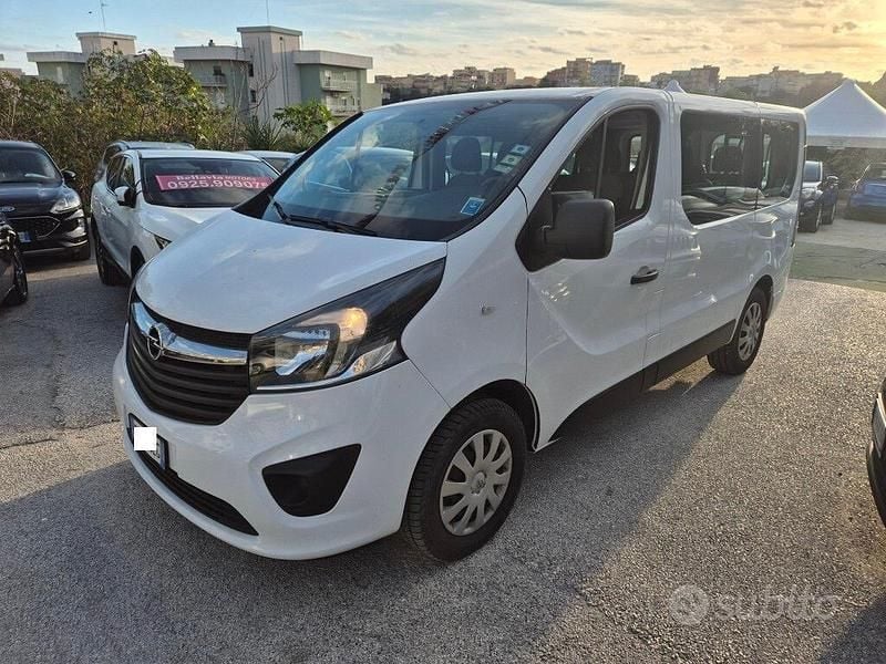 Usata Opel Vivaro 120 CV (88 kW) 2019 Bianco Monovolume