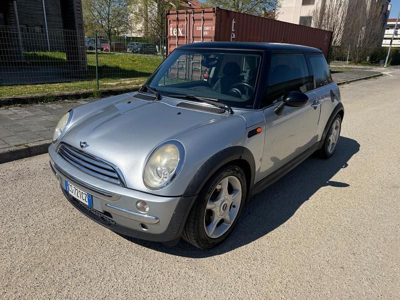 Usata Mini One D 75 CV (55 kW) 2004 Argento Utilitaria
