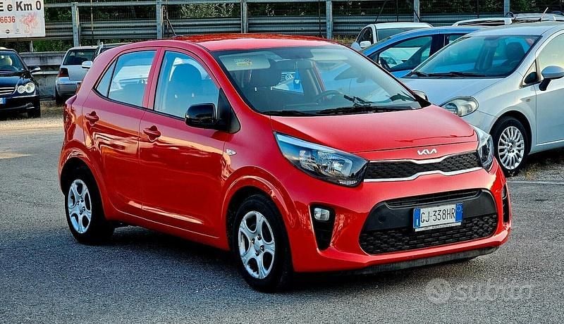 Rosso Usata 2022 Kia Picanto X-Line Due volumi | 11.400 € (Ottimo prezzo) - Immagine 1/4