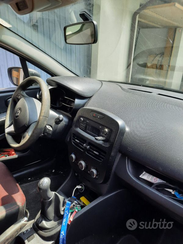 Usata Renault Clio IV 58 CV (42 kW) 2015 Bianco Utilitaria