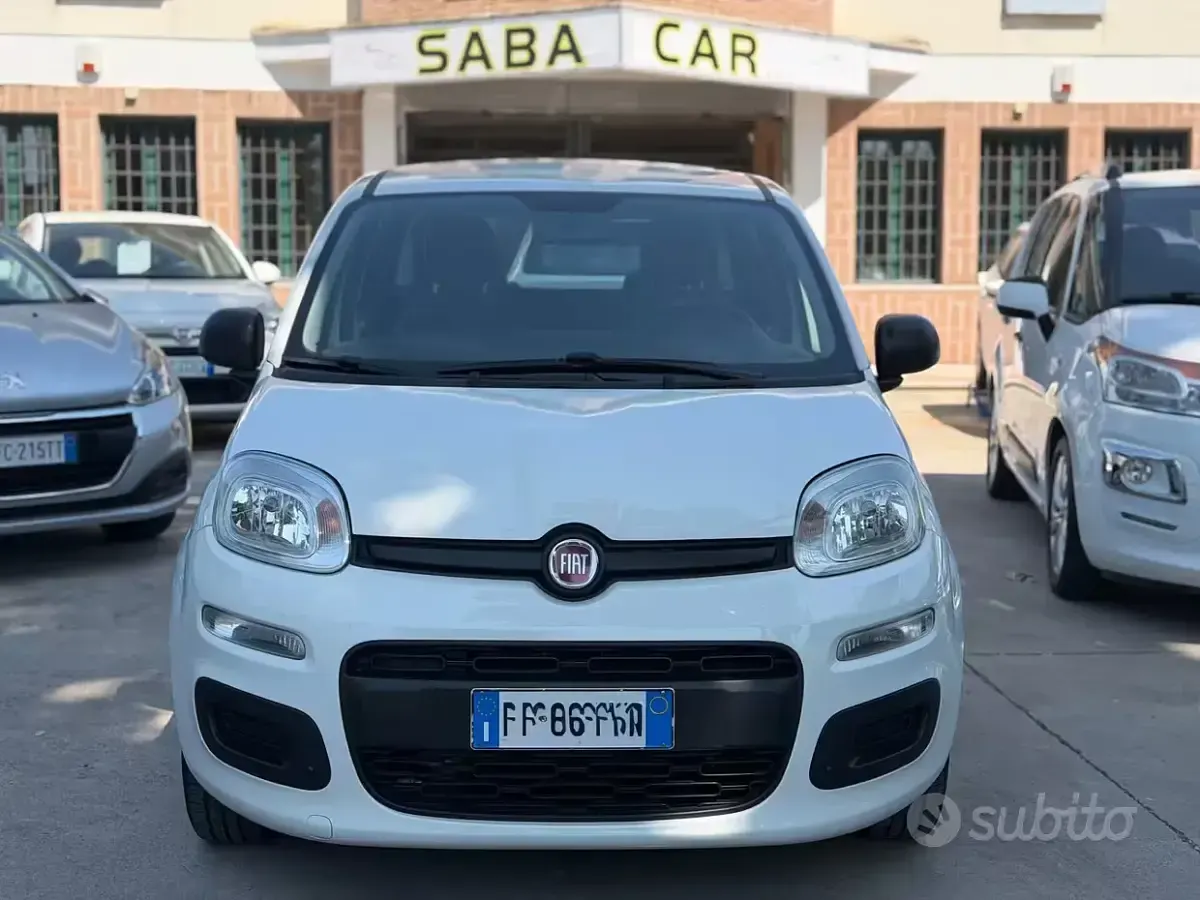 Usata Fiat Panda Lounge 69 CV (50 kW) 2016 Bianco Utilitaria