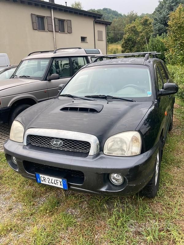 Nero Usata 2002 Hyundai Santa Fe SUV | 2500 € (Buon prezzo) - Immagine 1/4