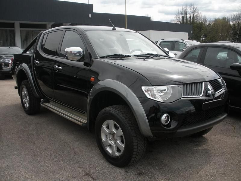 Usata Mitsubishi L200 Intense 137 CV (100 kW) 2012 Nero Pick-up