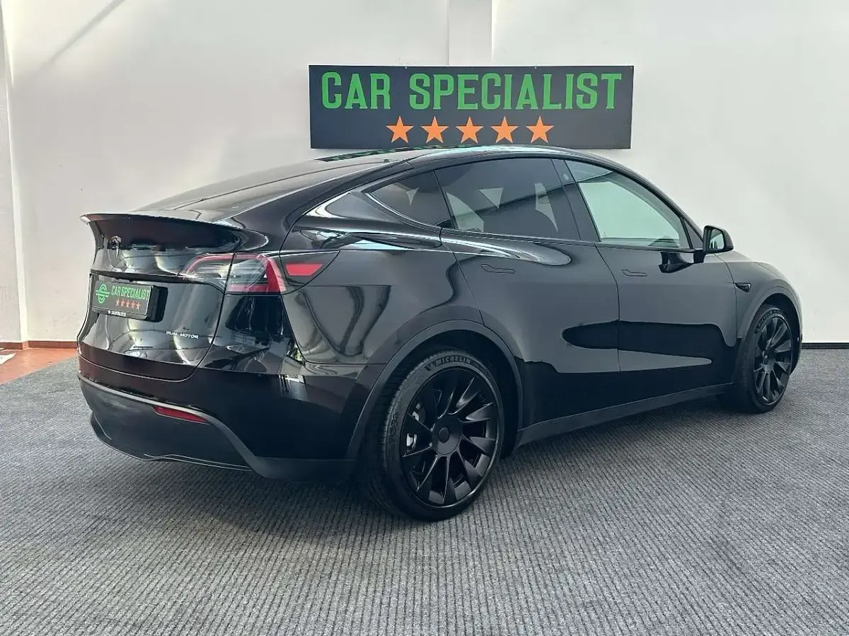 Usata Tesla Model Y 152 kW (208 CV) 2023 Nero SUV