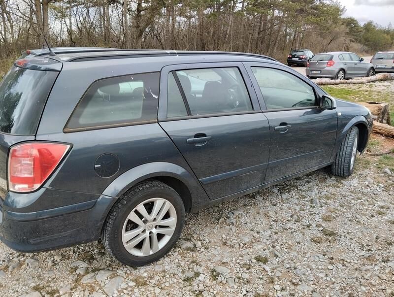 Usata Opel Astra Cosmo 116 CV (85 kW) 2008 Blu/azzurro Station wagon