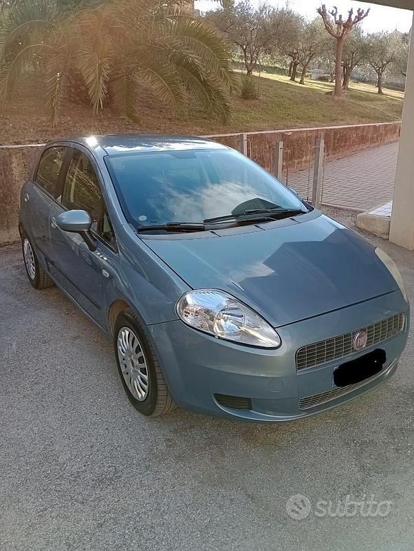 Usata 2009 Fiat Grande Punto Due volumi | 2000 € (Buon prezzo) - Immagine 1/4