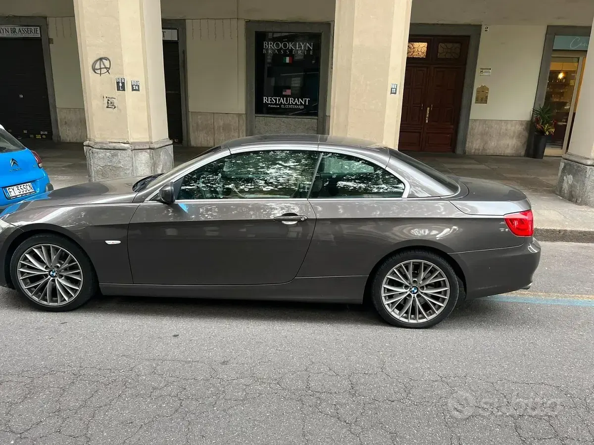 Usata BMW 330 Cabriolet 245 CV (180 kW) 2010 Marrone Cabrio
