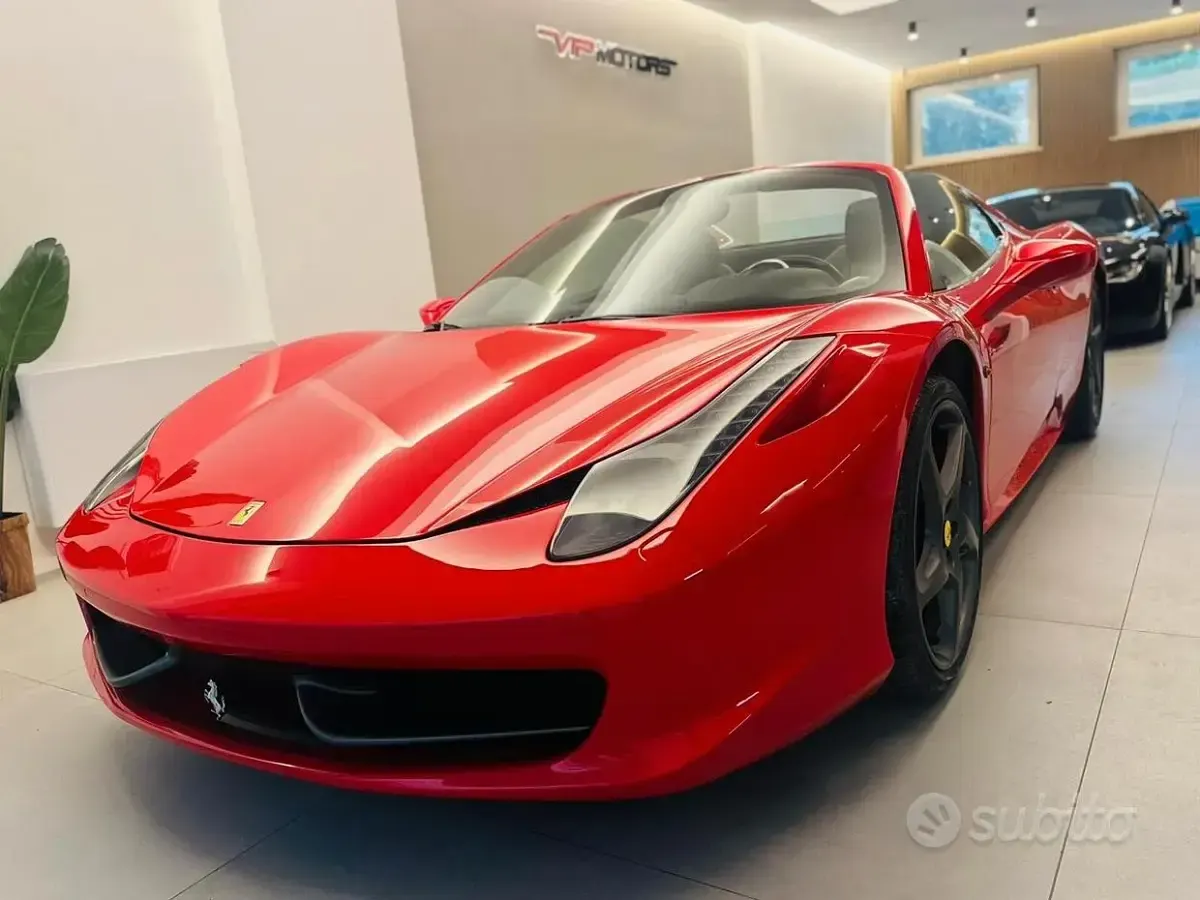 Usata Ferrari 458 566 CV (416 kW) 2012 Rosso Cabrio