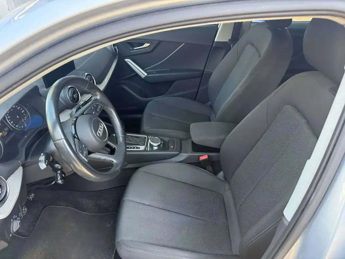 Usata Audi Q2 Ambiente 116 CV (85 kW) 2022 Argento rugiada metallizzato SUV