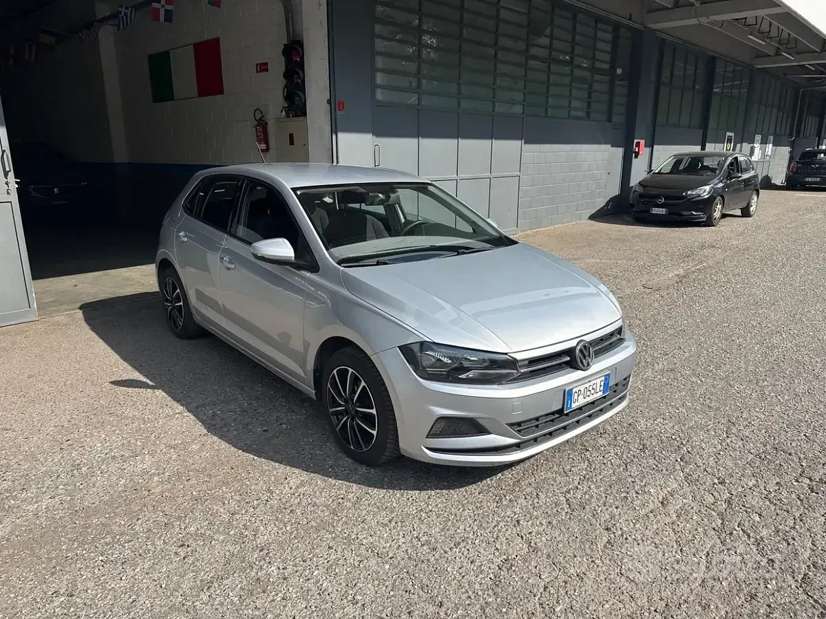 Usata VW Polo Comfortline 80 CV (58 kW) 2019 Grigio Utilitaria