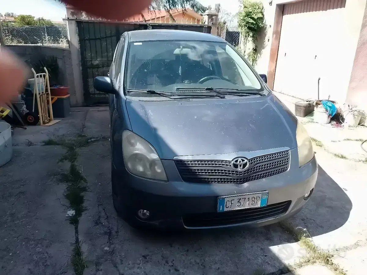 Usata Toyota Corolla 90 CV (66 kW) 2003 Grigio Berlina