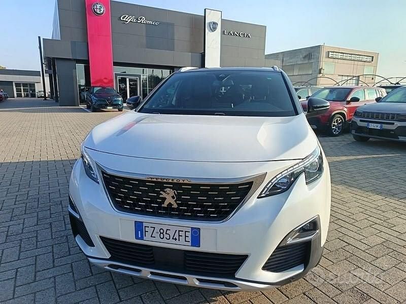 Usata Peugeot 5008 GT-line 131 CV (96 kW) 2019 Beige Berlina