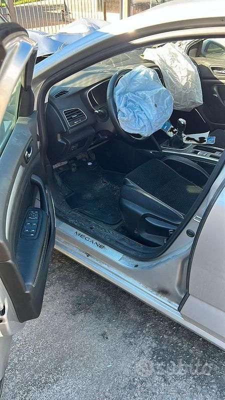 Usata Renault Mégane IV 131 CV (96 kW) 2016 Utilitaria