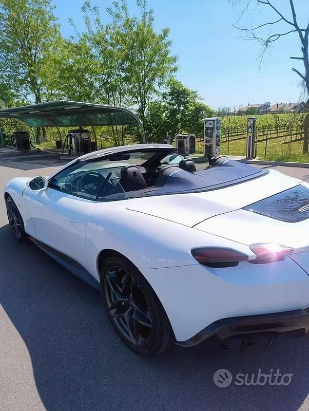 Usata Ferrari Roma 620 CV (456 kW) 2025 Cabrio
