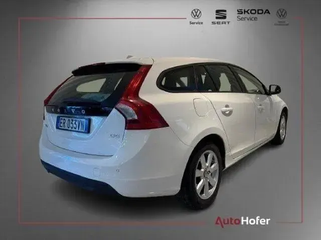 Usata Volvo V60 Business Edition 135 CV (99 kW) 2013 Bianco Station wagon