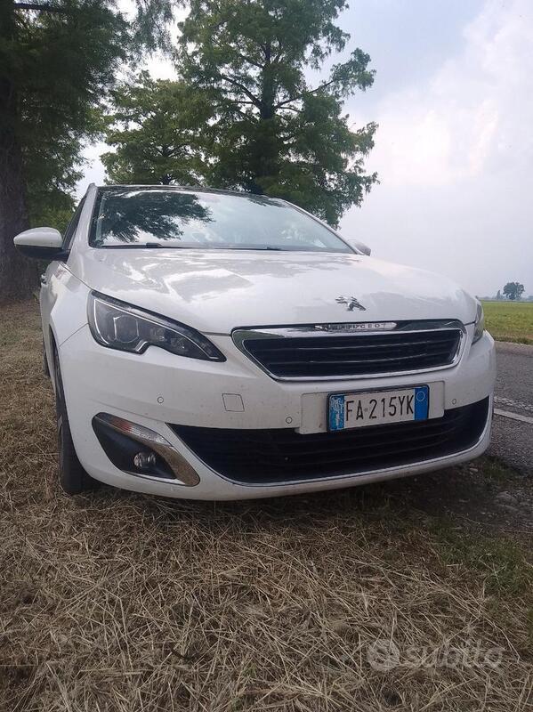 Usato 2015 Peugeot 308 1.6 Diesel 116 CV (12.000 €)