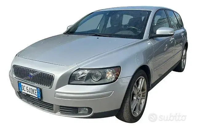 Usata Volvo V50 Momentum 136 CV (100 kW) 2006 Grigio Station wagon
