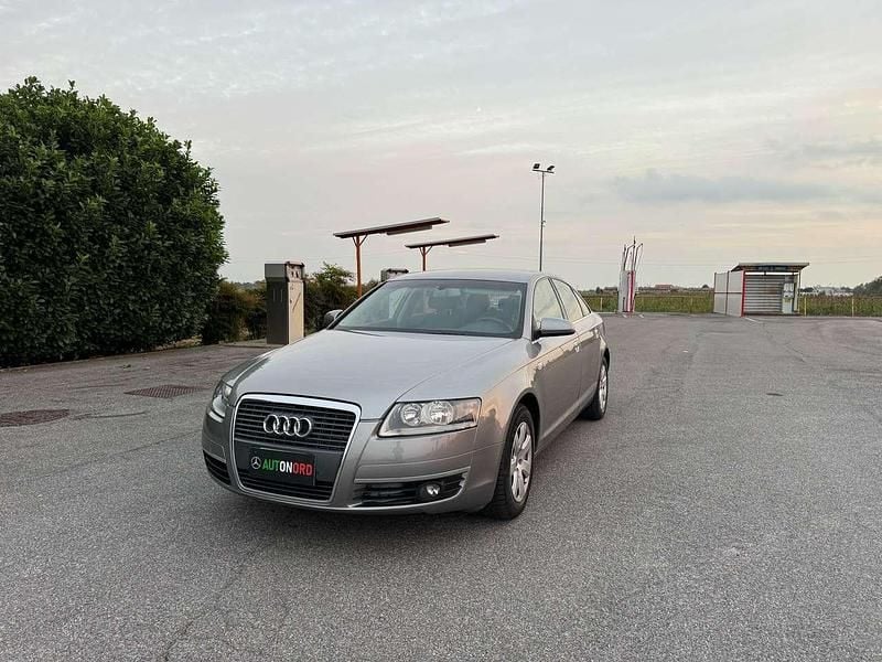 Grigio Usata 2005 Audi A6 Tre volumi | 3499 € (Buon prezzo) - Immagine 1/4