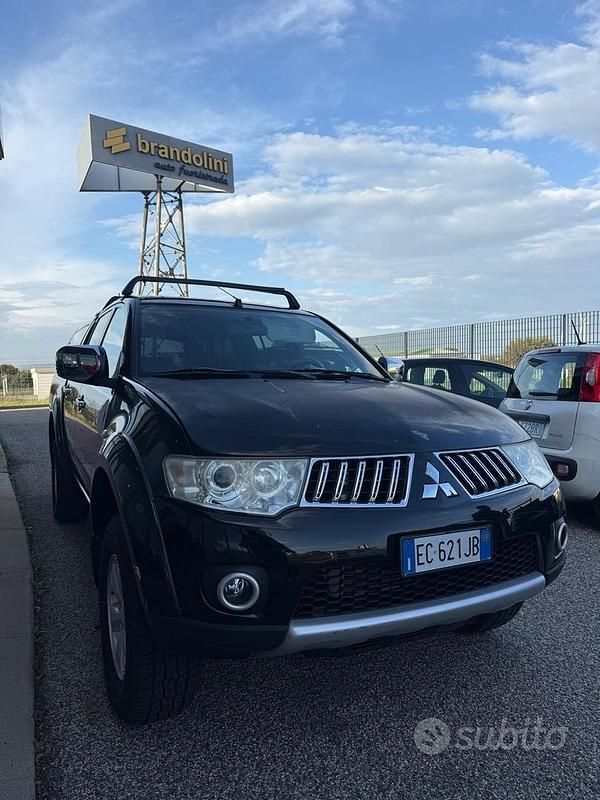 Usata Mitsubishi L200 Intense 136 CV (100 kW) 2010 Nero Pick-up