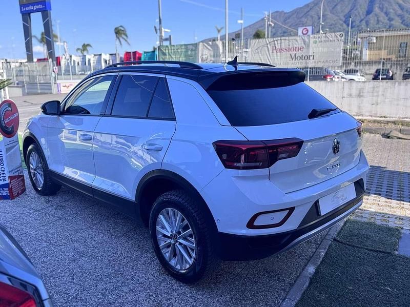Usata VW T-Roc Life 150 CV (110 kW) 2023 Bianco SUV