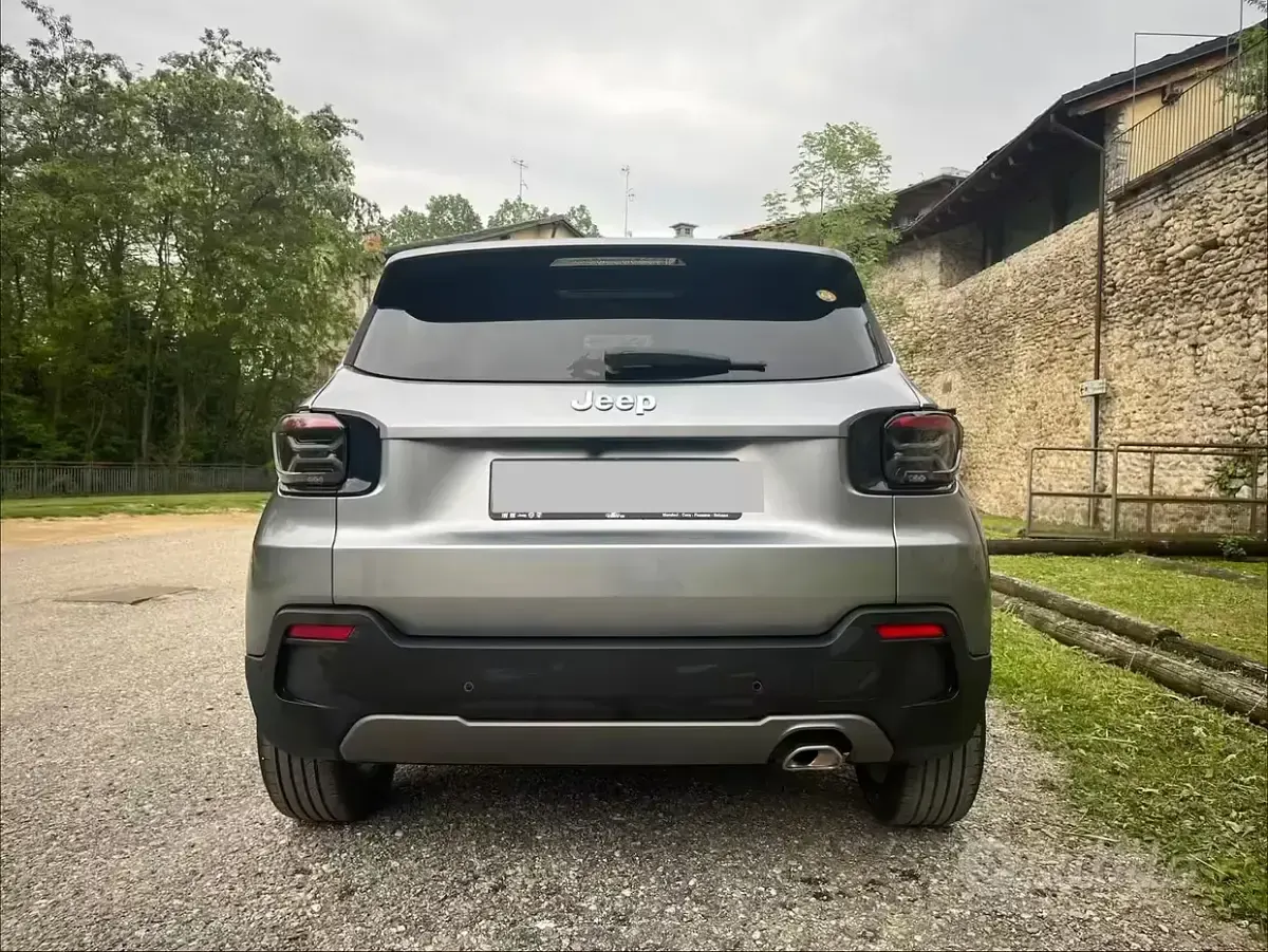 Usata Jeep Avenger 101 CV (74 kW) 2023 Grigio SUV
