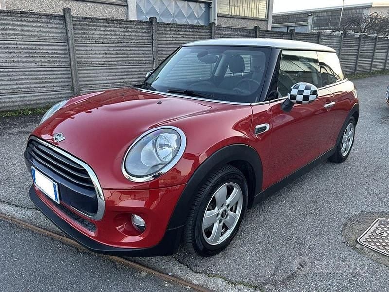 Usata Mini Cooper 136 CV (100 kW) 2016 Rosso Utilitaria