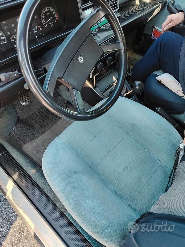 Usata Lancia Delta 78 CV (57 kW) 1987 Utilitaria