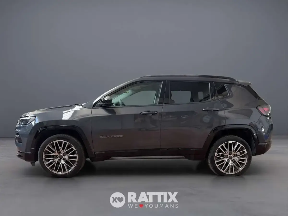 Usata Jeep Compass Summit 131 CV (96 kW) 2025 Grey graphite SUV