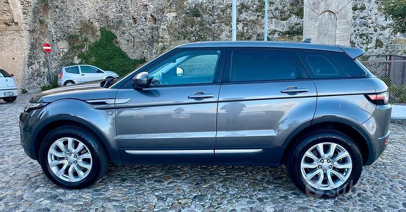Usata Land Rover Range Rover evoque Dynamic 150 CV (110 kW) 2016 Grigio SUV