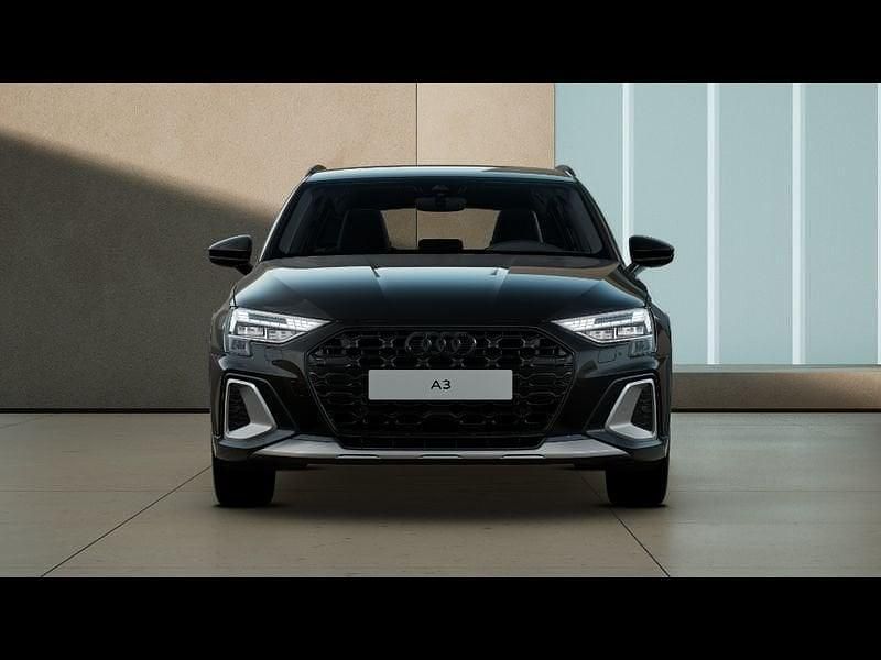 Ny Audi A3 Comfort 150 HK (110 kW) 2025 Svart Sedan
