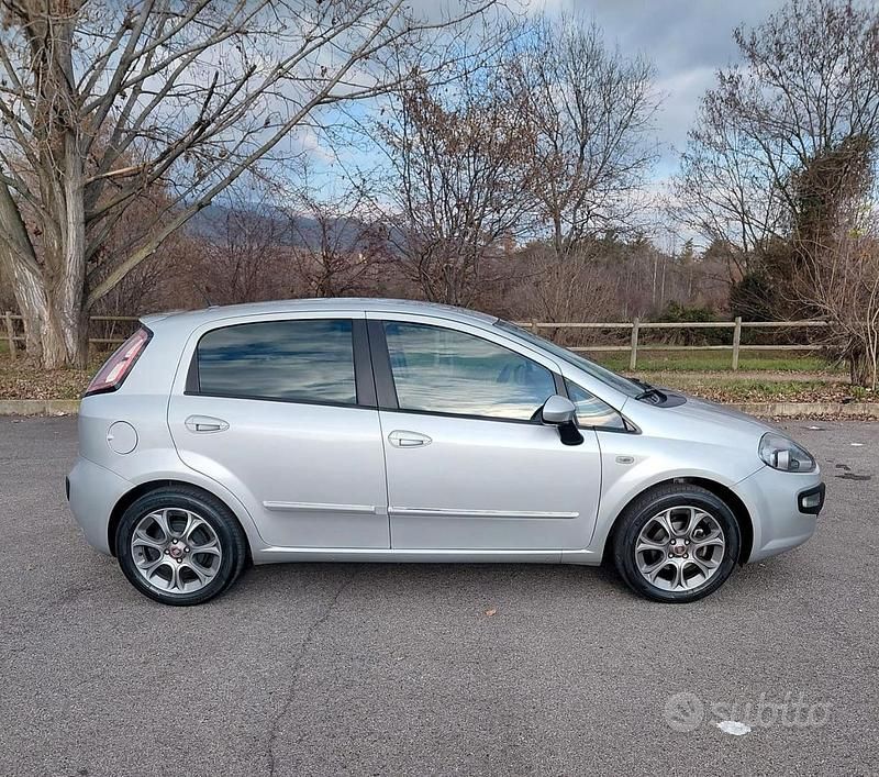 Grigio Usata 2010 Fiat Punto Evo Due volumi | 6200 € (Molto cara) - Immagine 1/4