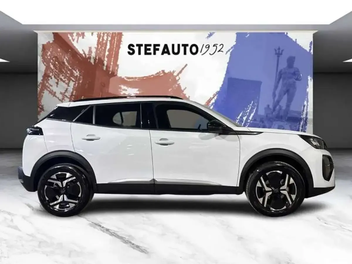 Usata Peugeot 2008 Allure 131 CV (96 kW) 2025 Bianco SUV