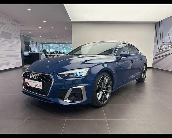 Usata Audi A5 Sportback S-Line 204 CV (150 kW) 2024 Blu ascari metallizzato Utilitaria