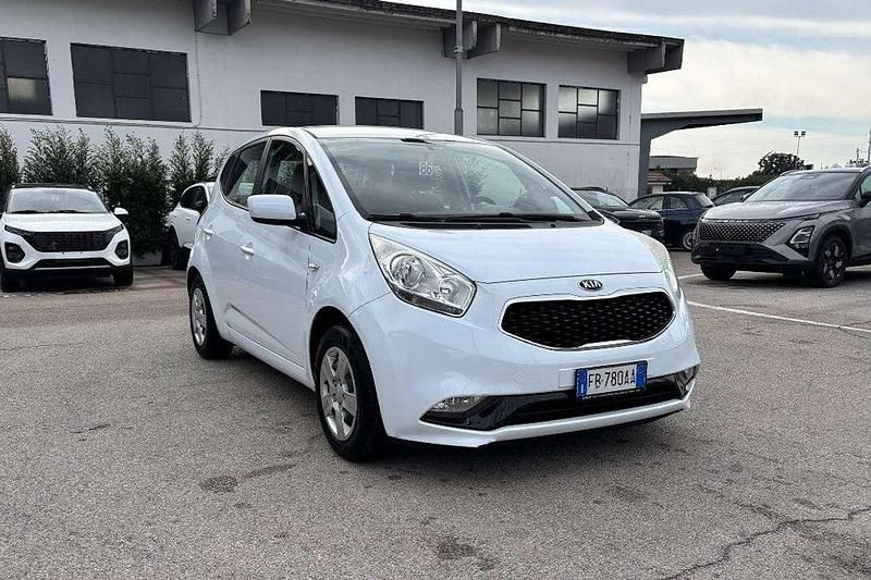 Bianco Usata 2015 Kia Venga Active Due volumi | 7900 € (Cara) - Immagine 1/4