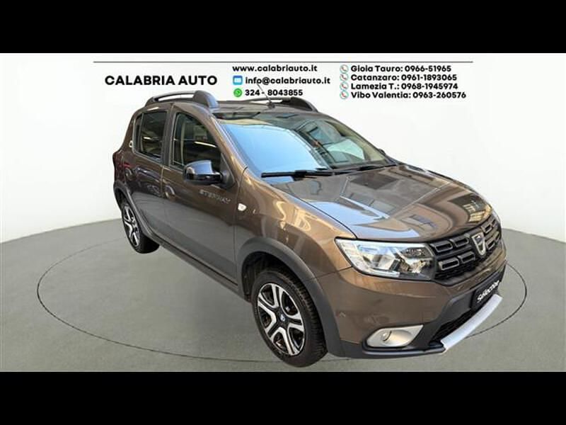 Marrone Usata 2020 Dacia Sandero Anniversary Due volumi | 11.500 € (Buon prezzo) - Immagine 1/3