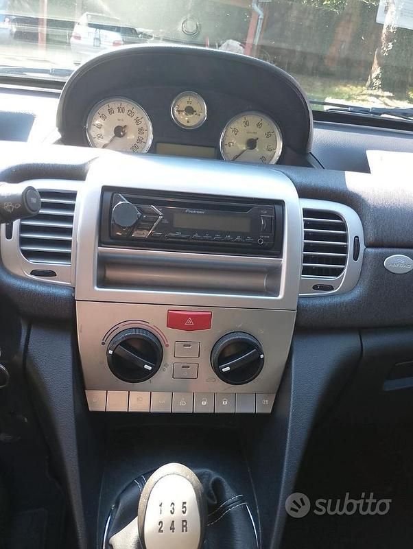 Usata Lancia Ypsilon Platinum 2011 Utilitaria