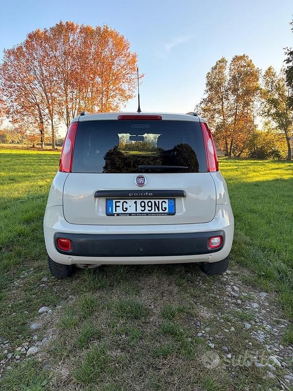 Usata Fiat Panda Lounge 69 CV (50 kW) 2016 Beige Berlina