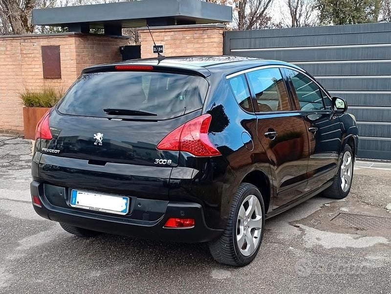 Usata Peugeot 3008 Business-Line 114 CV (83 kW) 2013 Nero Station wagon