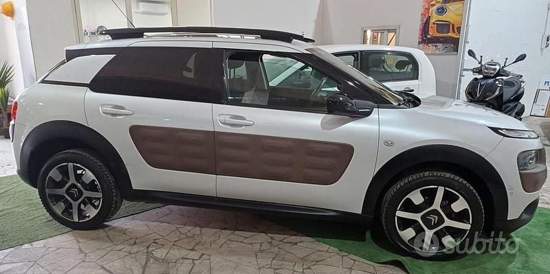 Usata Citroën C4 Cactus 100 CV (73 kW) 2015 Bianco Utilitaria