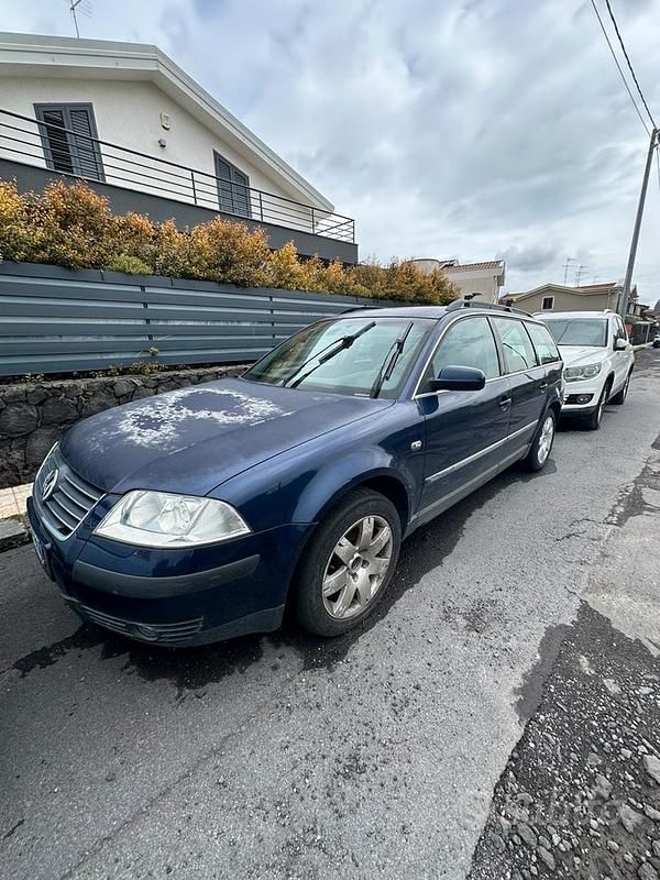 Usata VW Passat 130 CV (95 kW) 2002 Blu Station wagon