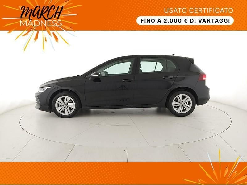 Usata VW Golf VIII Life 116 CV (85 kW) 2025 Grenadill black metallizzato Berlina
