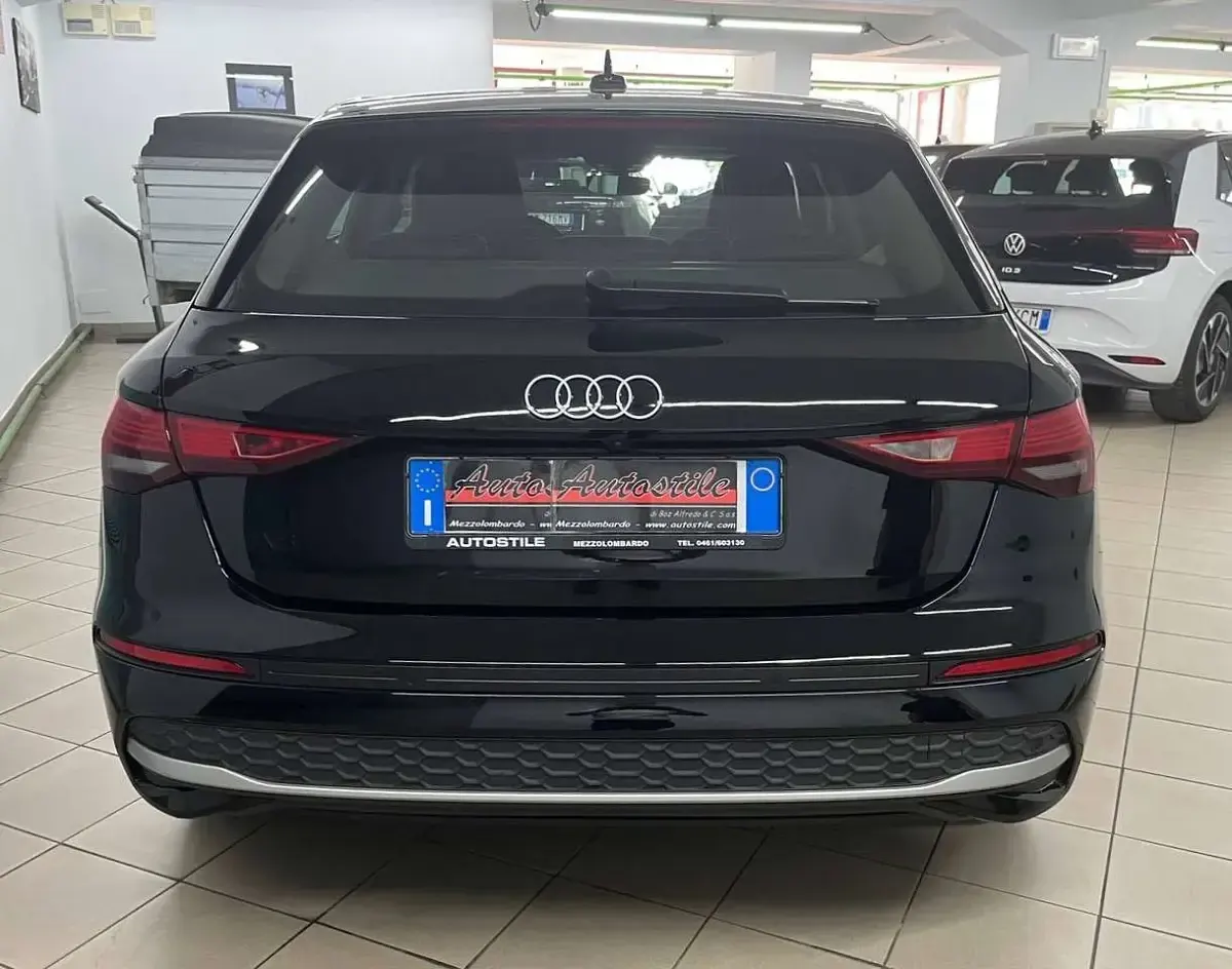 Usata Audi A3 Business 150 CV (110 kW) 2025 A2a2 nero brillante Berlina