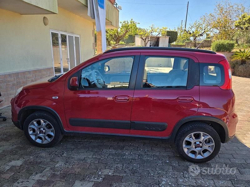 Occasion Fiat Panda 4x4 75 ch (55 kW) 2015 Rouge Citadine