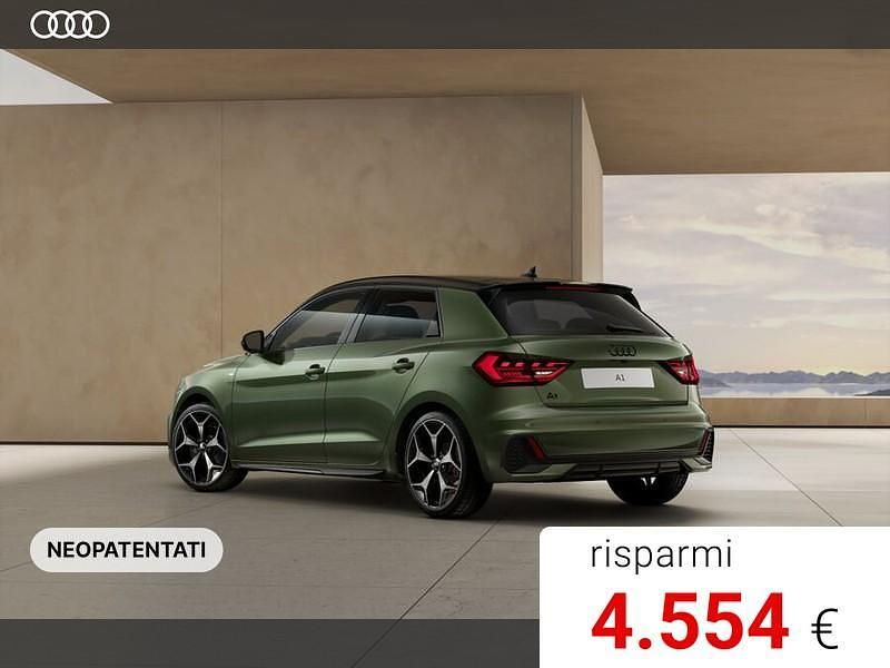Nuova Audi A1 Sportback Comfort 116 CV (85 kW) 2025 Verde distretto metallizzato nero mito m Utilitaria