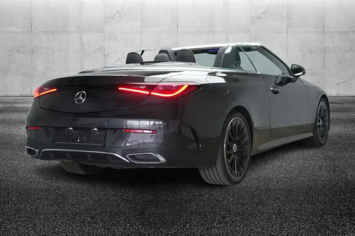 Usata Mercedes CLE300 AMG Line Premium 258 CV (189 kW) 2025 Nero Cabrio