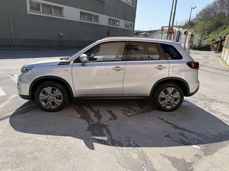 Usata Suzuki Vitara 129 CV (94 kW) 2022 Argento SUV