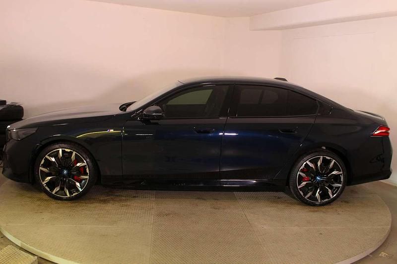 Usata BMW i5 M Sport 105 kW (143 CV) 2025 Nero Berlina