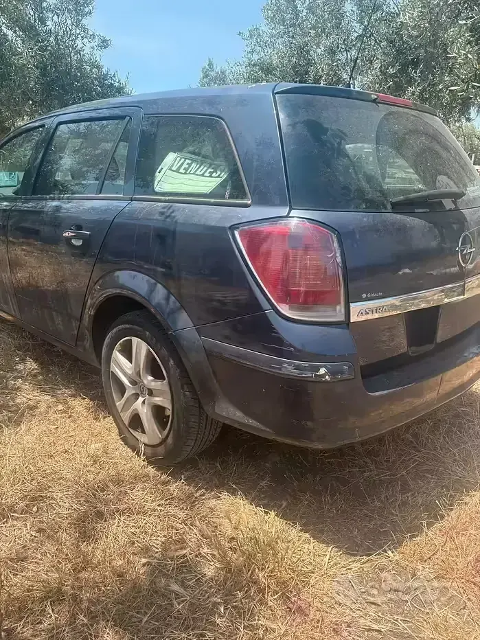 Usata Opel Astra 82 CV (60 kW) 2014 Blu Station wagon