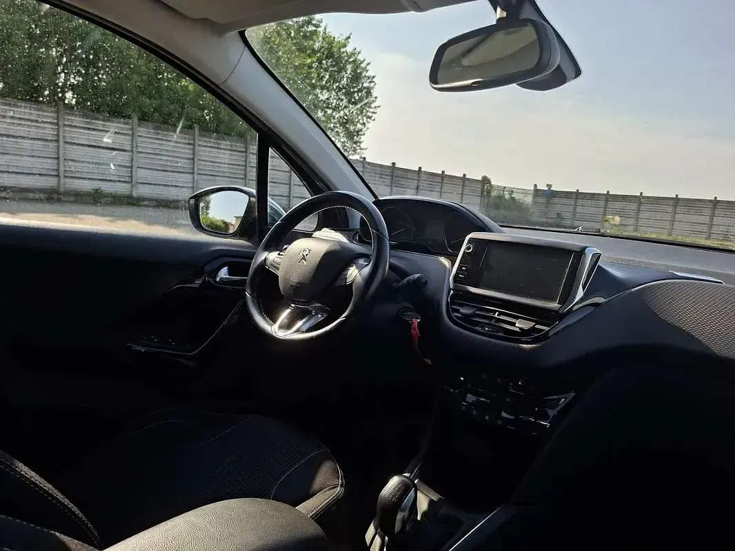 Usata Peugeot 208 Allure 110 CV (80 kW) 2016 Utilitaria