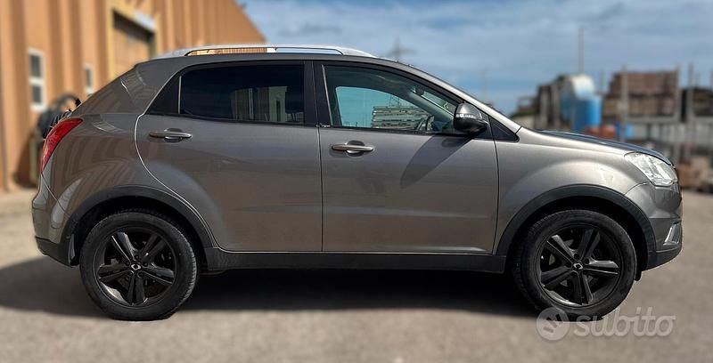 Usata Ssangyong (KGM) Korando 175 CV (128 kW) 2011 Grigio SUV